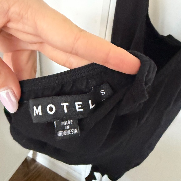 Motel Rocks Black Ruffle Camisole - Picture 3 of 4